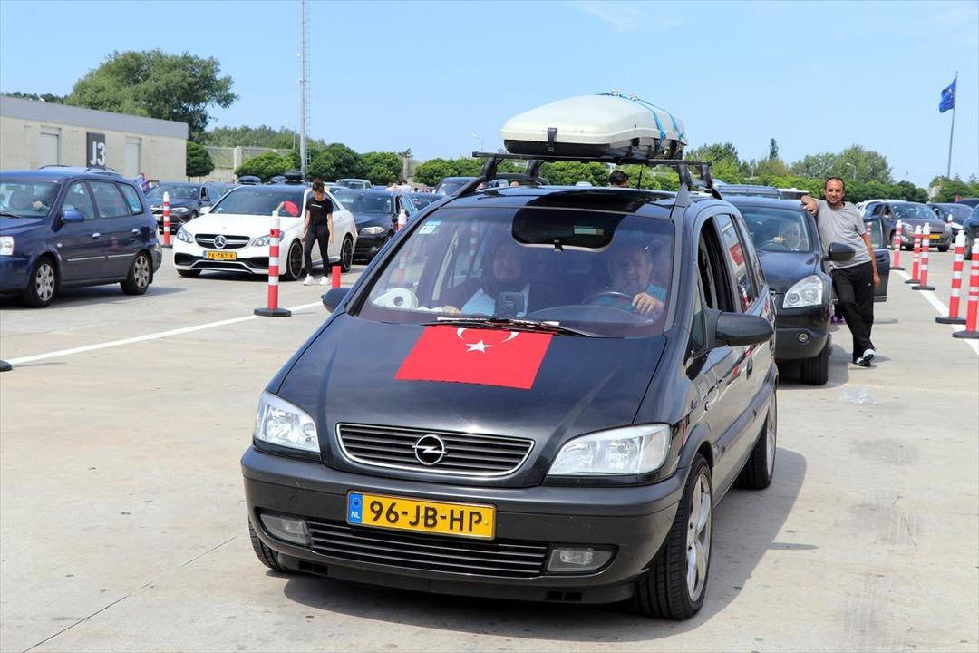 Almanya Türkiye’yi kıskanıyor mu? Her 5 kişiden biri ülkeden göç etmeyi düşünüyor 3