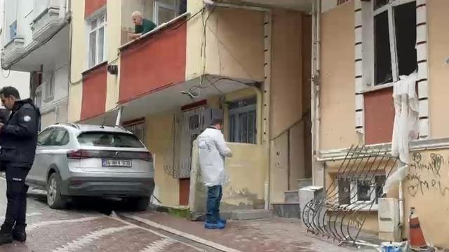 Esenyurt'ta 4 katlı binada patlama! 'Çok gürültülü bir ses duyduk'