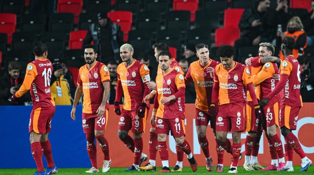 S&uuml;per Kupa da zafer Fenerbah&ccedil;e nin! Derbide Galatasaray ı ge&ccedil;tiler 19