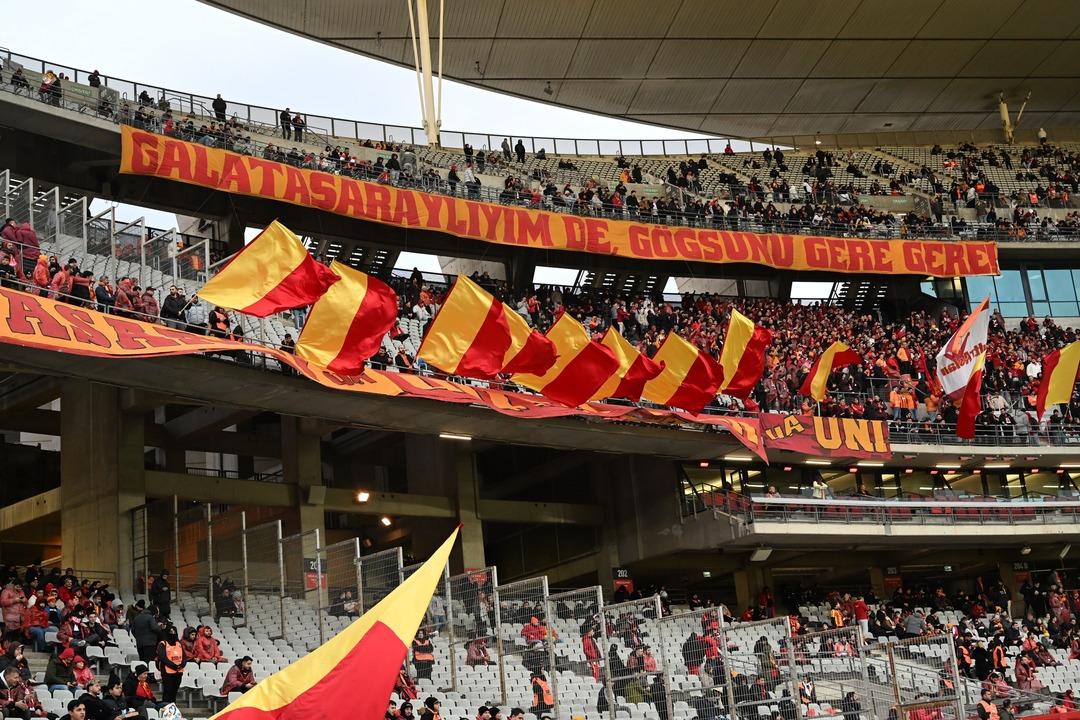 Ali Ko&ccedil; un oğlu Kerim rahmi Ko&ccedil; S&uuml;per Kupa finaline geldi! Giydiği forma g&uuml;ndem oldu 3