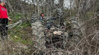 Devrilen traktörün altında kalan yaşlı adam feci şekilde can verdi