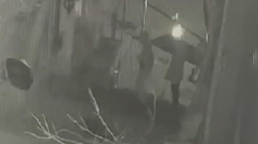 İstanbul'da iş yerine silahlı saldırı! Yakalandı