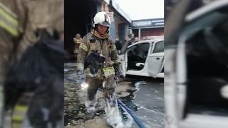 Silivri'de dükkanda yangın! Araçlar zarar gördü