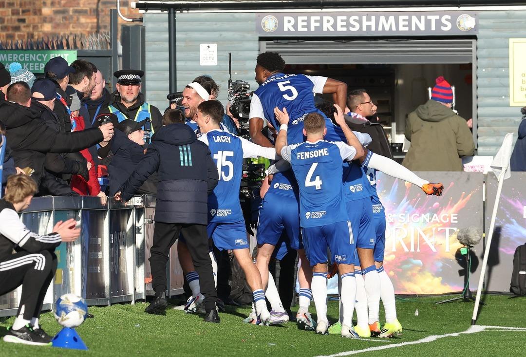 İngiltere Federasyon Kupası nda son şampiyona b&uuml;y&uuml;k s&uuml;rpriz 2