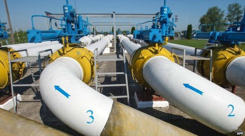 Düşük ruble ve petrol Gazprom'un kârını eritti