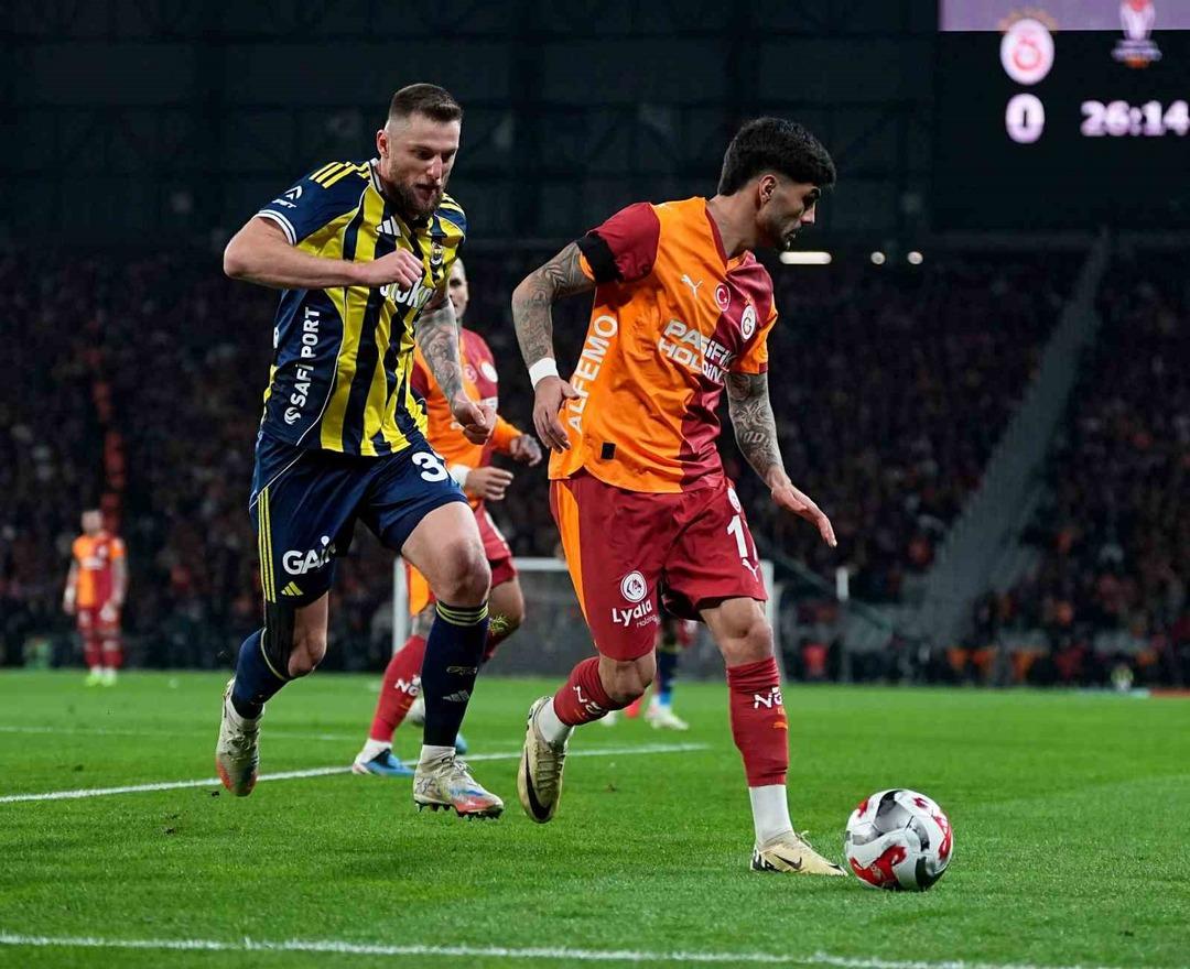 S&uuml;per Kupa da zafer Fenerbah&ccedil;e nin! Derbide Galatasaray ı ge&ccedil;tiler 6