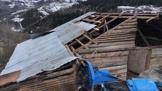 Giresun'da fırtınada bazı seralar ve yayla evleri hasar gördü