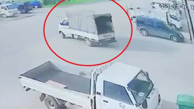 Bursa'da fırtına hayatı olumsuz etkiledi! Hızı 105 km'yi buldu