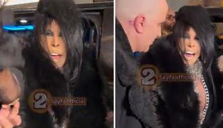 Muhabirleri g&ouml;ren B&uuml;lent Ersoy &ccedil;ileden &ccedil;ıktı