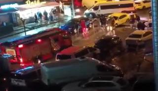 İstanbul'da sağanak etkili oldu: Yol &ccedil;&ouml;kt&uuml;