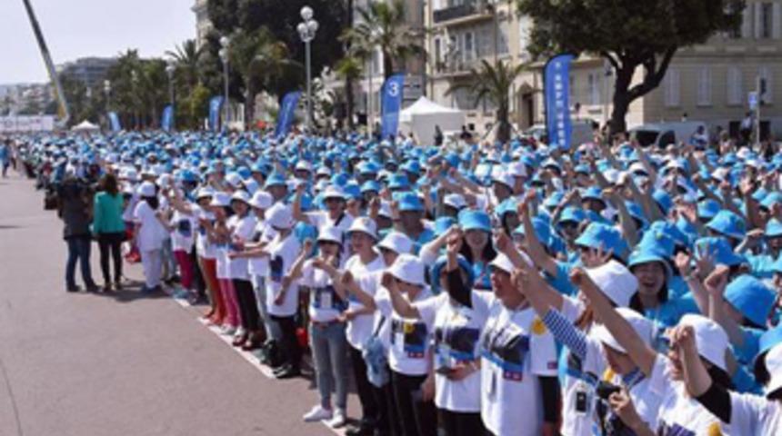 Süper patron! 6400 çalışanını tatile götürdü