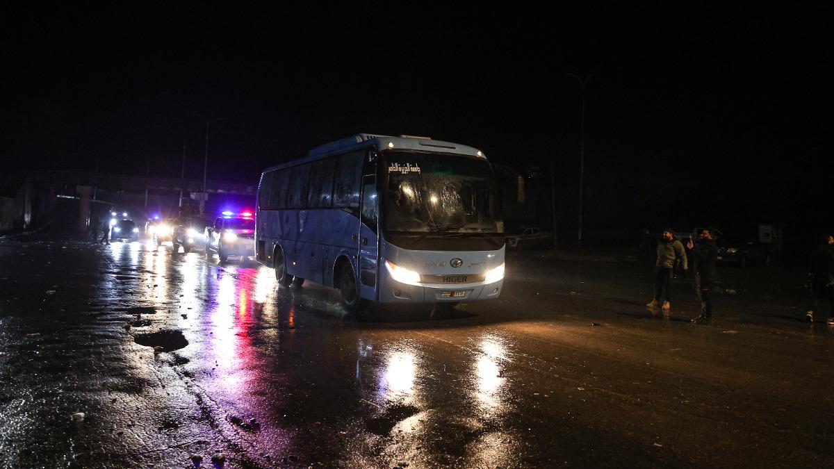 Köşeye sıkışan teröristler 6 otobüsle tahliye edildi! Bölge tamamen temizlendi - Dünya Haberleri