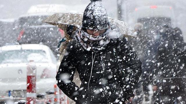 İstanbul'da kar yağışı başlıyor! Meteoroloji'den 68 il i&ccedil;in uyarı
