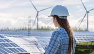 Yenilenebilir enerji istihdamı, k&uuml;resel kurulumlardaki artışa rağmen ilk kez 2024'te ivme kaybetti