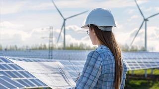 Yenilenebilir enerji istihdamı, küresel kurulumlardaki artışa rağmen ilk kez 2024'te ivme kaybetti
