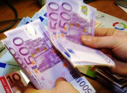 Euro Bölgesinde ekonomi yavaş da olsa canlanıyor