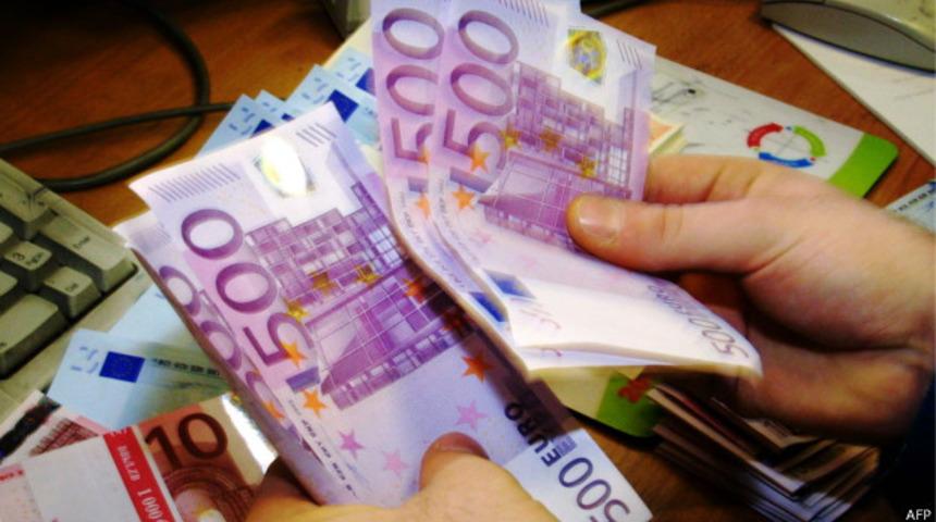 Euro Bölgesinde ekonomi yavaş da olsa canlanıyor
