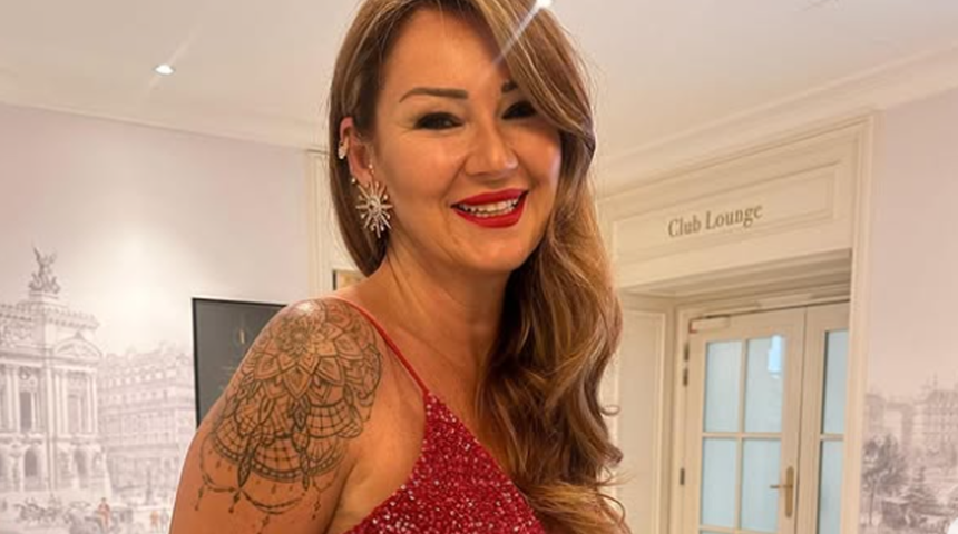 Pınar Altuğ'a mesaj atıp 450 bin TL istedi! &Uuml;nl&uuml; oyuncu şaştı kaldı