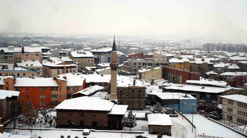 Doğu&rsquo;da kar yağışı devam edecek
