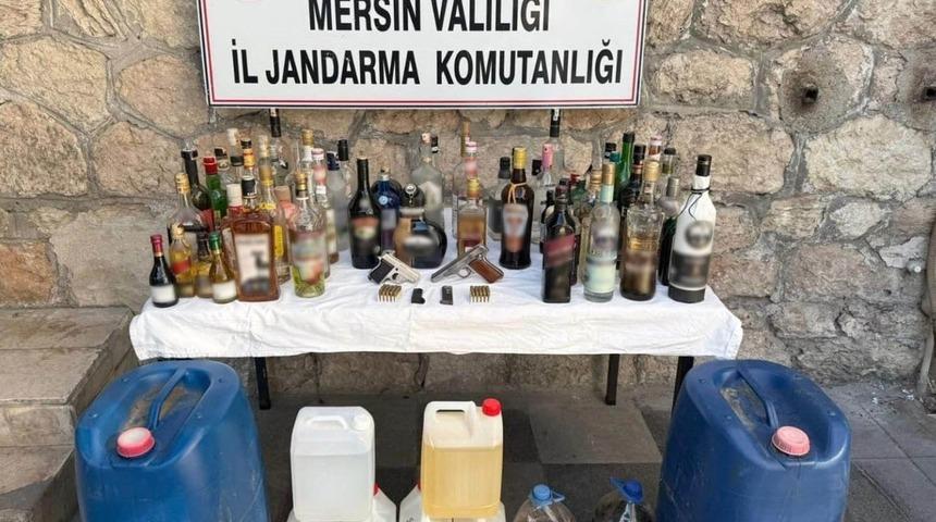 Mersin&rsquo;de 400 litre sahte i&ccedil;ki ele ge&ccedil;irildi