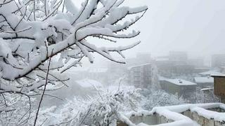 Hakkari’de kar afeti: Ekipler aralıksız çalışıyor
