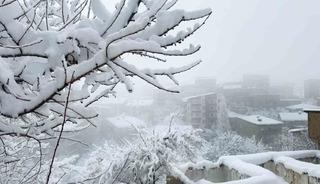 Hakkari&rsquo;de kar afeti: Ekipler aralıksız &ccedil;alışıyor