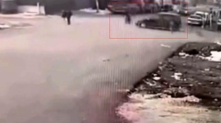 Gaziantep&rsquo;te kaza: Hafif ticari ara&ccedil; motosiklete, motosiklet yayaya &ccedil;arptı