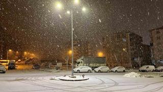 Adıyaman’da kar yağışı etkisini artırdı