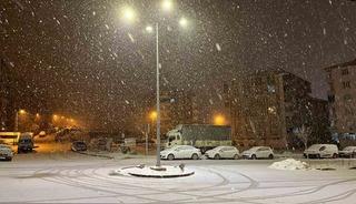 Adıyaman&rsquo;da kar yağışı etkisini artırdı