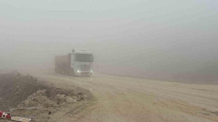 Hatay&rsquo;da y&uuml;ksek kesimlerde sis