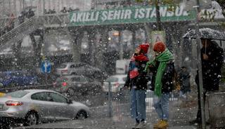 Bakanlık ve AKOM'dan peş peşe uyarı! İstanbul'da sabah evden &ccedil;ıkacaklar i&ccedil;in saat verildi