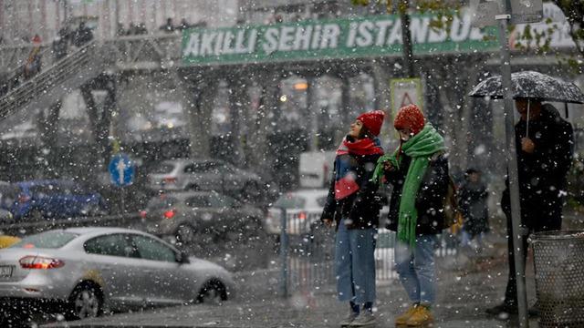 Bakanlık ve AKOM'dan peş peşe uyarı! İstanbul'da sabah evden çıkacaklar için saat verildi