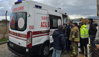 Manisa'da kazı sırasında g&ouml;&ccedil;&uuml;k altında kalan iş&ccedil;i yaralandı