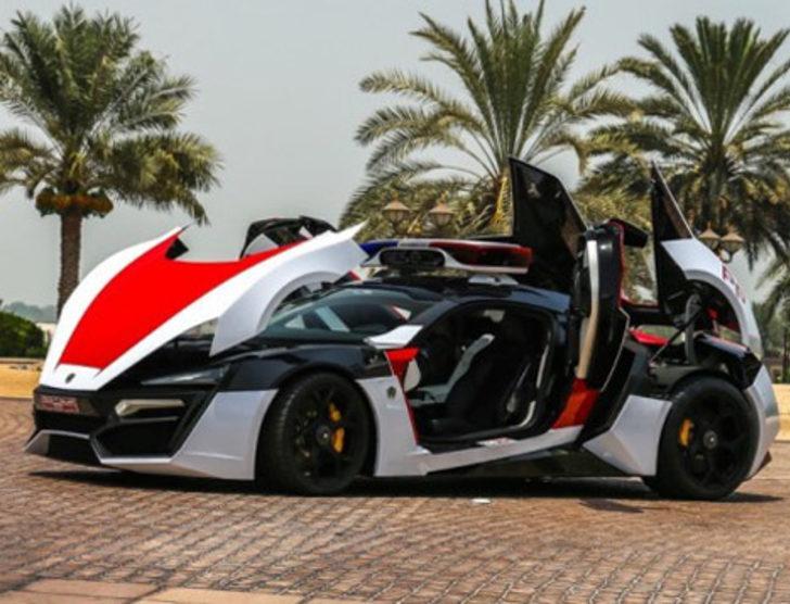 Dünyanın en pahalı polis arabası G3