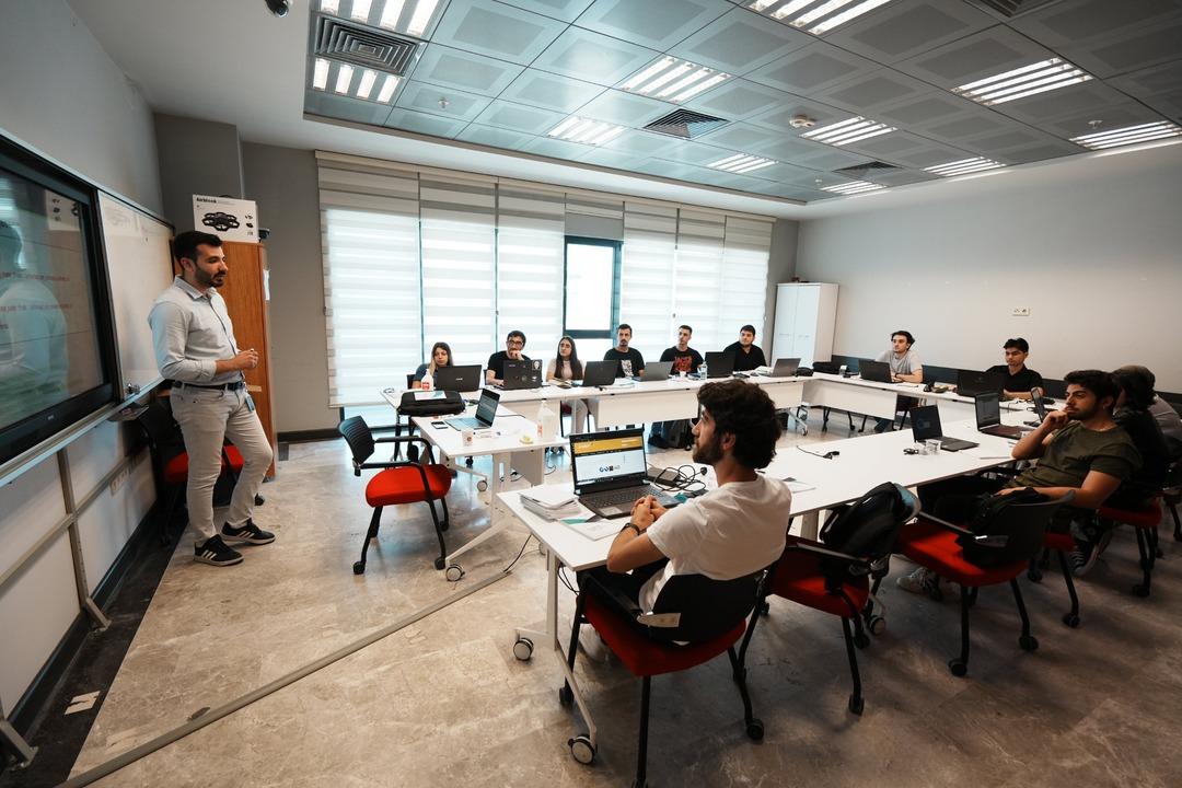 BTK Akademi den 18 yeni yapay zeka eğitimi! Bakan Uraloğlu:  Tamamen &uuml;cretsiz  2