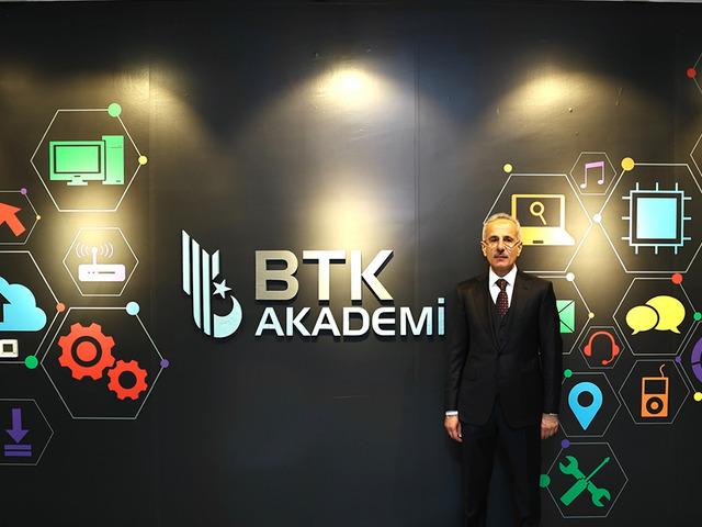 BTK Akademi'den 18 yeni yapay zeka eğitimi! Bakan Uraloğlu: 'Tamamen &uuml;cretsiz'