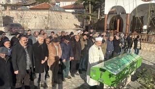 Tokat'ta oğlu tarafından &ouml;ld&uuml;r&uuml;ld&uuml;ğ&uuml; iddia edilen babanın cenazesi toprağa verildi