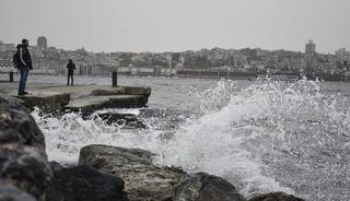 İstanbul Valiliğinden kuvvetli yağış ve fırtına uyarısı