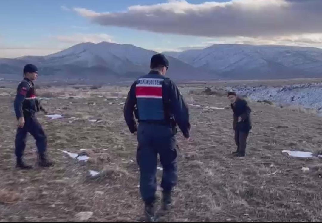 Jandarmanın bulduğu Alzheimer hastası, "Ayaklarım &ccedil;amur" diyerek ekip aracına binmek istemedi 2