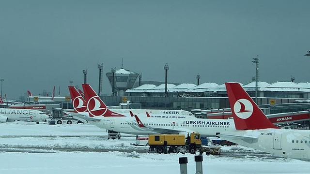 İstanbul'da kar alarmı! THY ve AJet'ten sefer iptalleri
