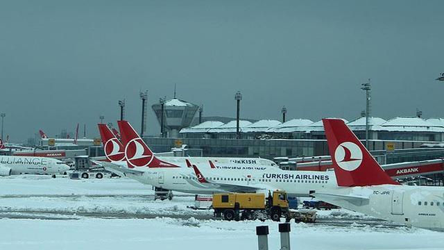 İstanbul'da kar alarmı! THY, Pegasus ve AJet'ten sefer iptalleri