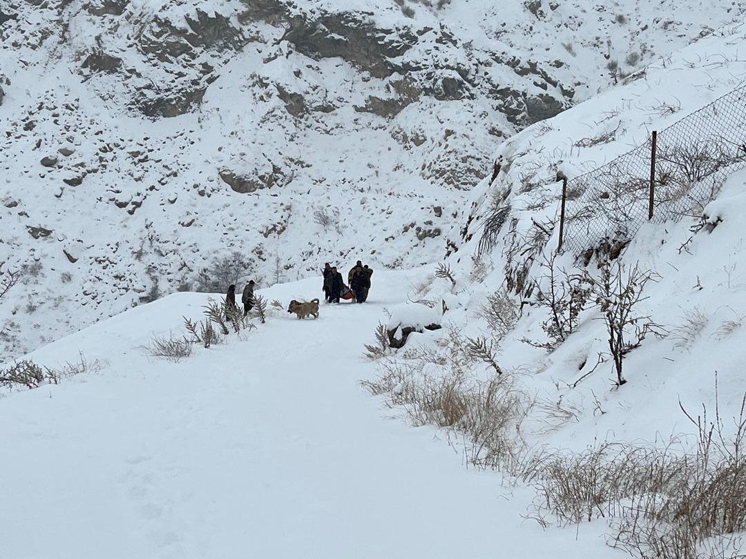 Valilikler peş peşe a&ccedil;ıkladı: Okullar tatil mi? 12 Ocak Pazartesi kar tatili olan il ve il&ccedil;eler 4