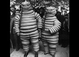 Asırlık maskotu taklit eden Türklere büyük şok!