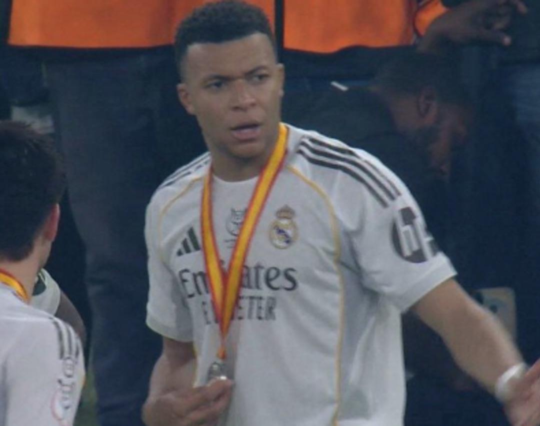 Real Madrid in yenilgisi sonrası Arda G&uuml;ler ve Mbappe &ccedil;ıldırdı! &Ouml;yle bir şey yaptılar ki... 2