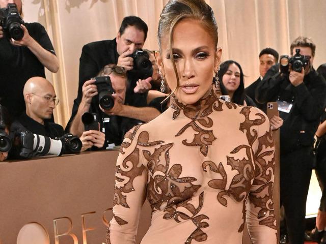 Belden aşağısı da iddialı! Transparan tarzı beğenilmedi