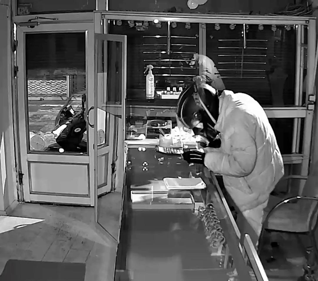 6 kilo altın, 1 milyon TL para &ccedil;alan hırsızın ilk satın aldığı şey bakın ne oldu 8