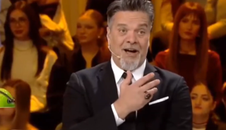 Beyaz Show a&ccedil;ıklaması g&uuml;ndemde! D&ouml;n&uuml;yor mu?