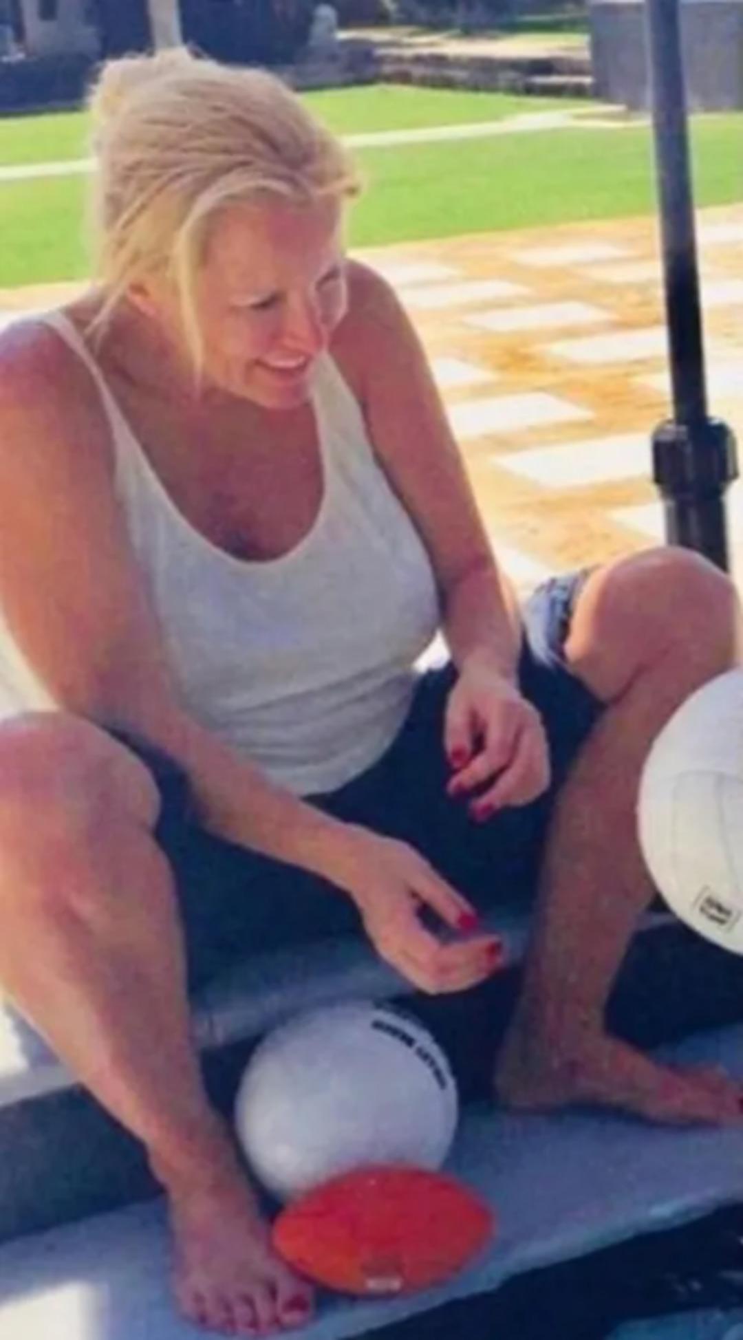 48 yaşında 20 lerinde g&ouml;steriyor! 6 ayda diyet bile yapmadan 25 kilo verdi 3