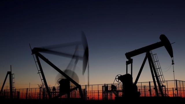 Brent petrol&uuml;n varili 63,81 dolardan işlem g&ouml;r&uuml;yor