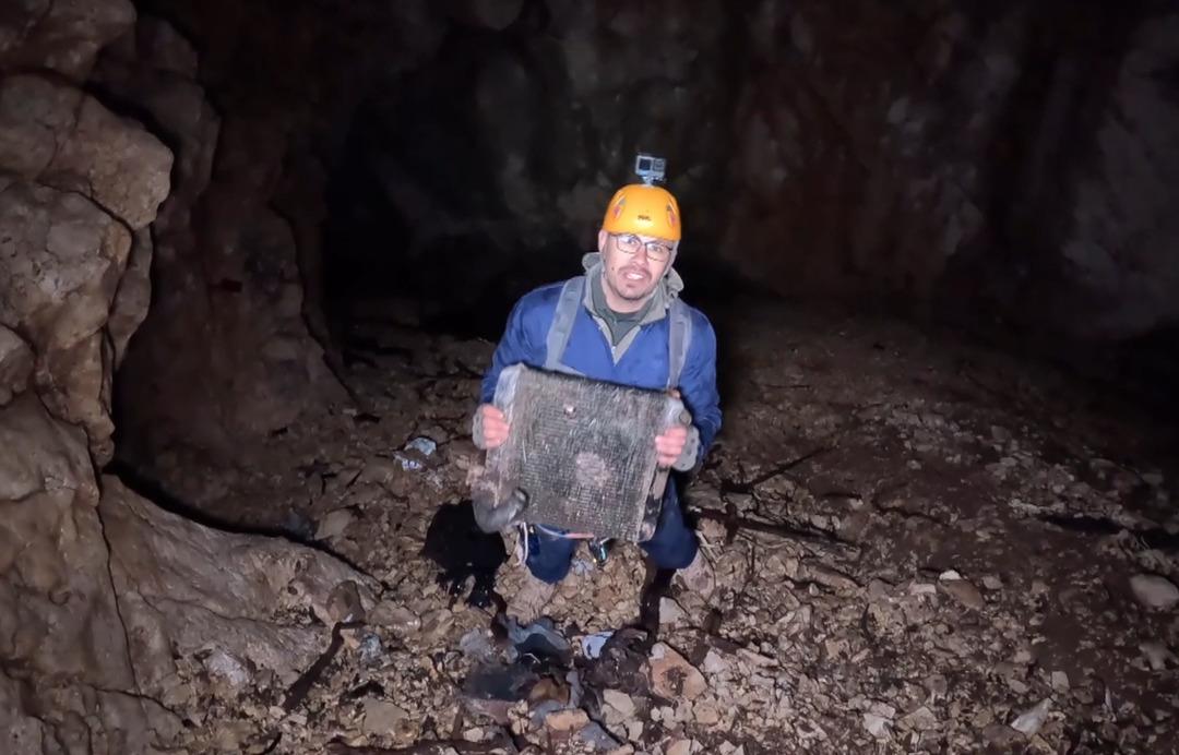 Keşif i&ccedil;in girdikleri mağarada g&ouml;rd&uuml;kleri manzara şaşkına &ccedil;evirdi! 2